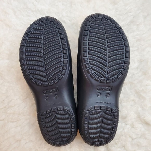 Classic Crocs Sz  Womens 9 Black Faux Fur Lined Dual Comfort Shoes Clogs - Picture 7 of 9